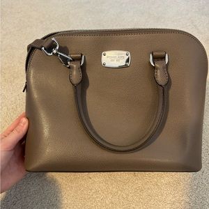 Micheal kors purse